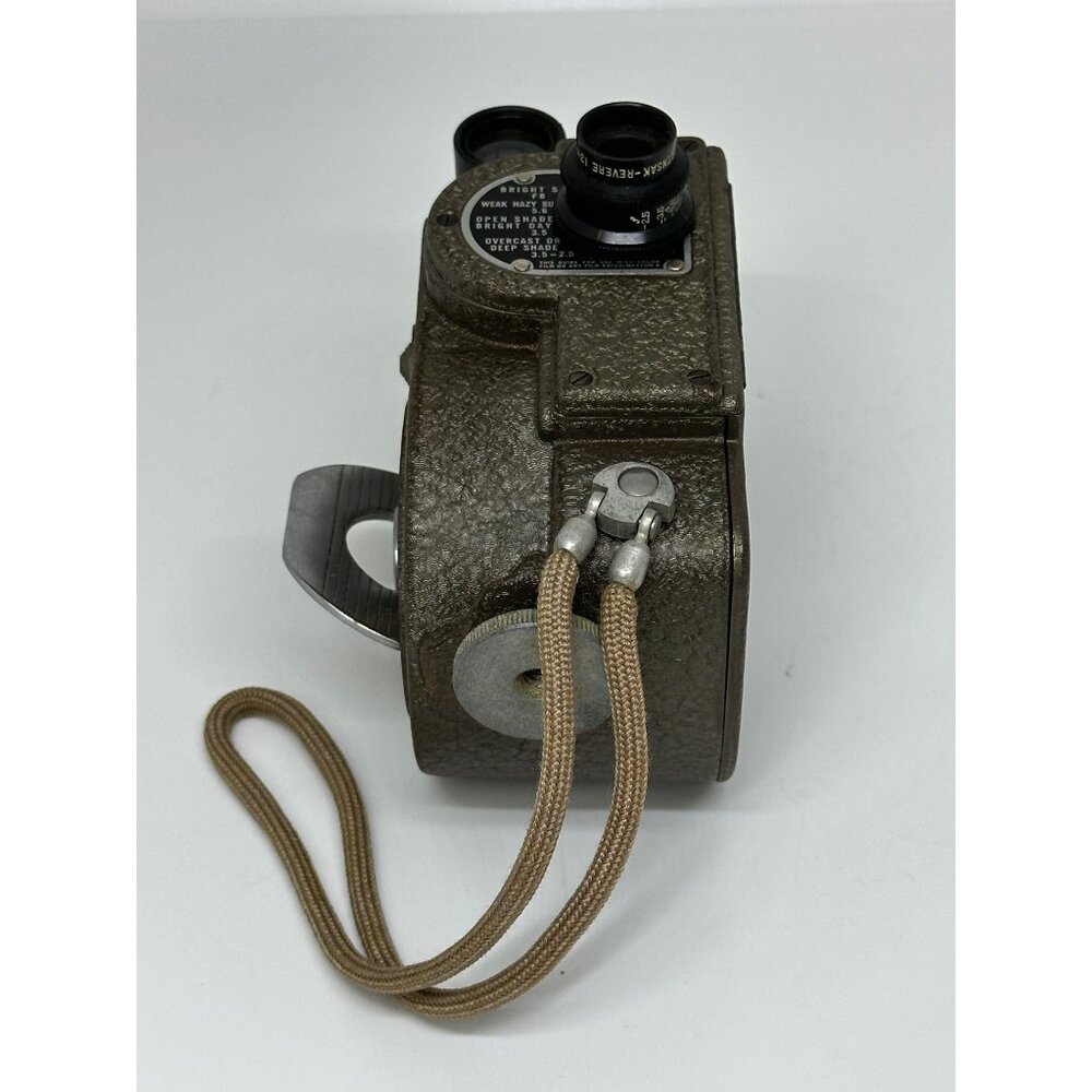 VTG 1940 Revere Eight Model 88 8mm Movie Turret Cine Camera Film Collectible USA - Picture 3 of 10